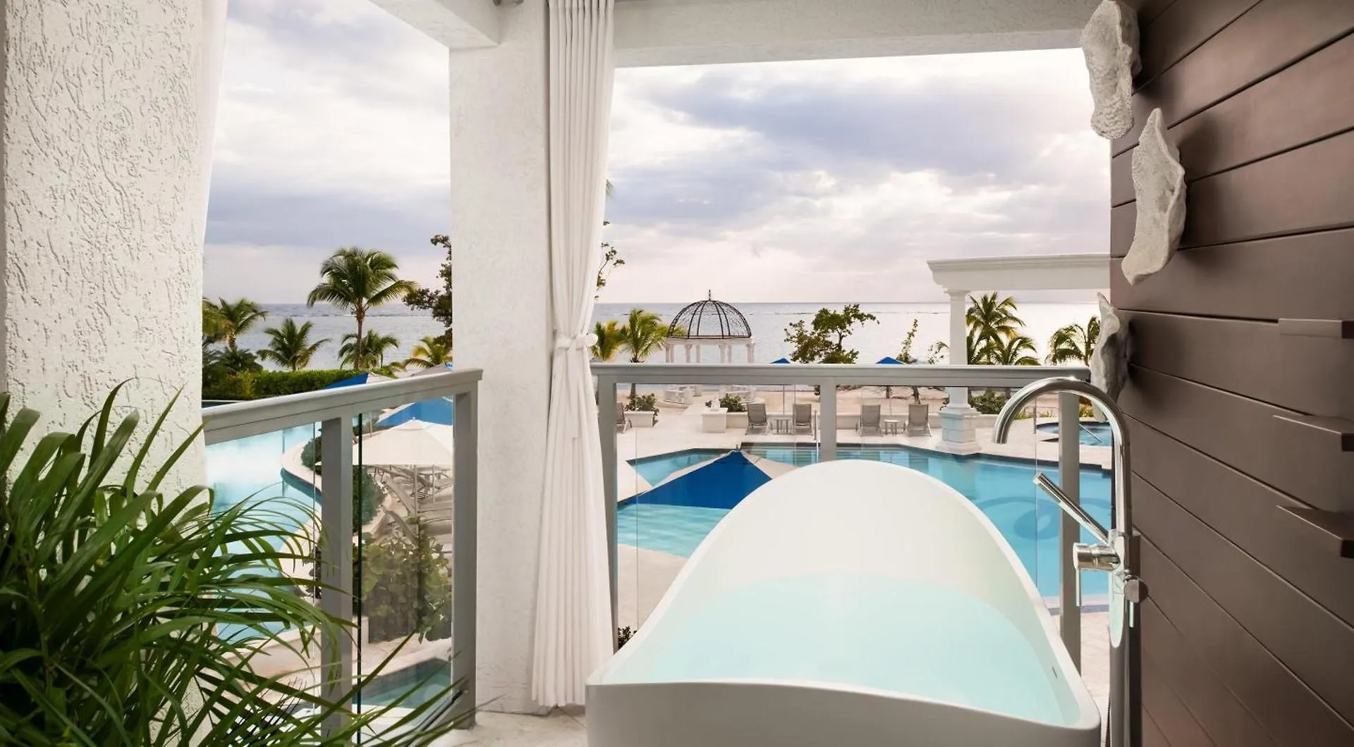 ***** Semesteranläggning (resort) Sandals South Coast All Inclusive - Couples Only (Adults Only) Savanna-la-Mar Jamaica