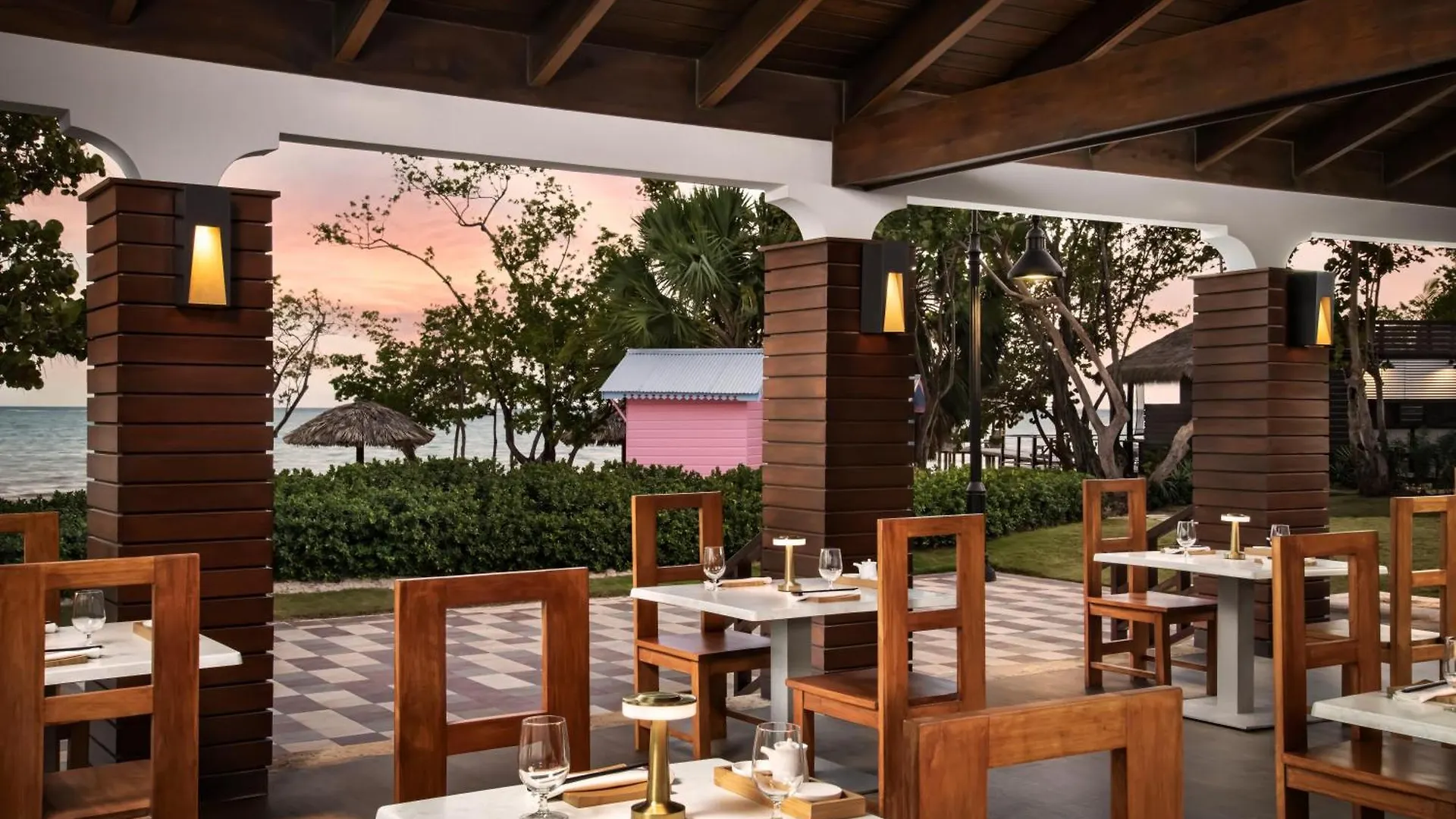 ***** Semesteranläggning (resort) Sandals South Coast All Inclusive - Couples Only (Adults Only) Savanna-la-Mar Jamaica